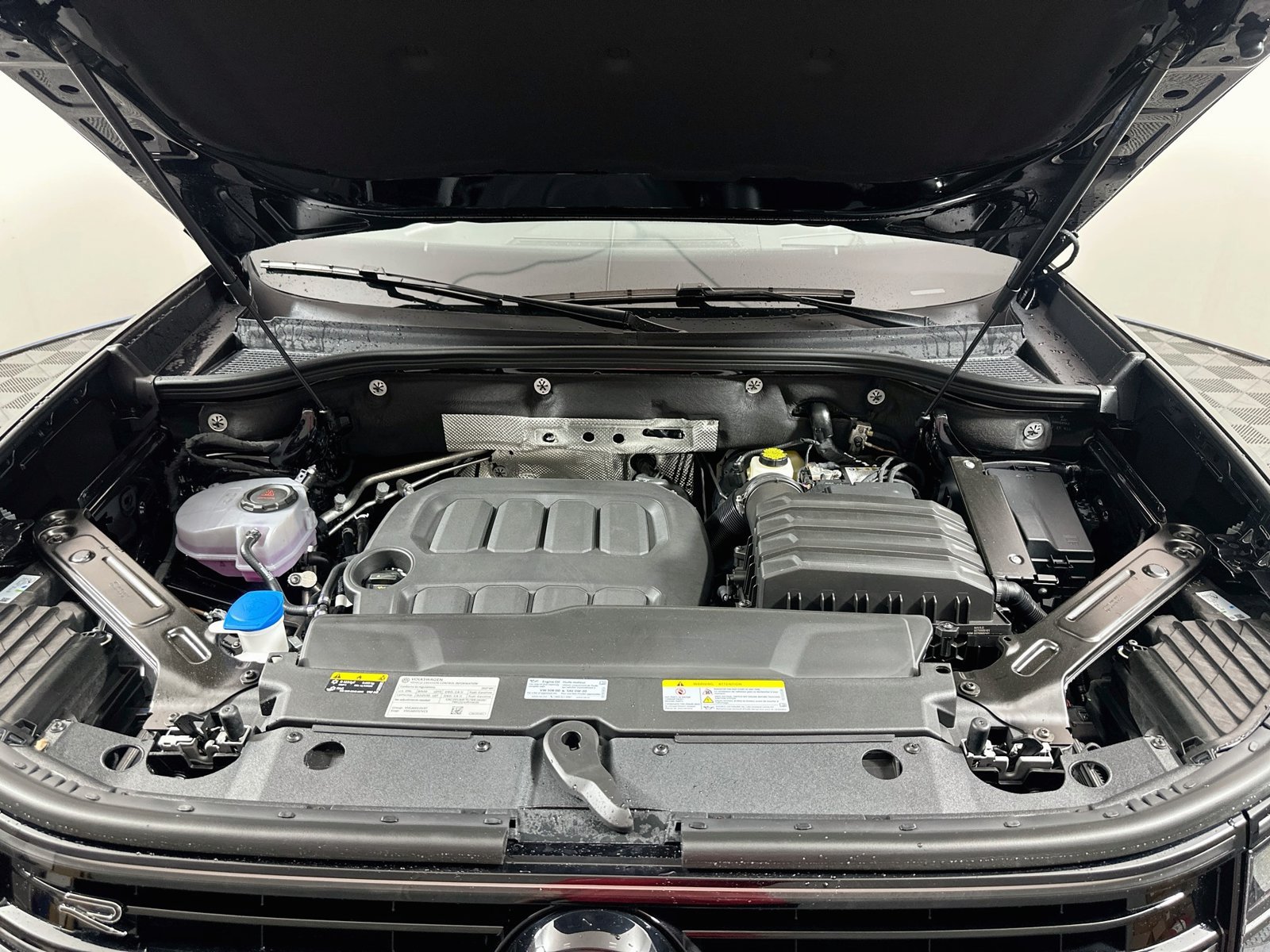 New 2027 Volkswagen Atlas SEL R-Line AWD/4WD image 32