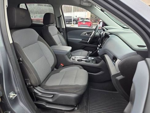 Used 2020 Chevrolet Traverse LT image 19