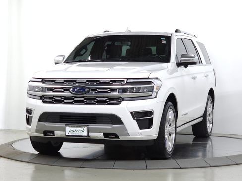 Used 2024 Ford Expedition Platinum AWD/4WD image 4