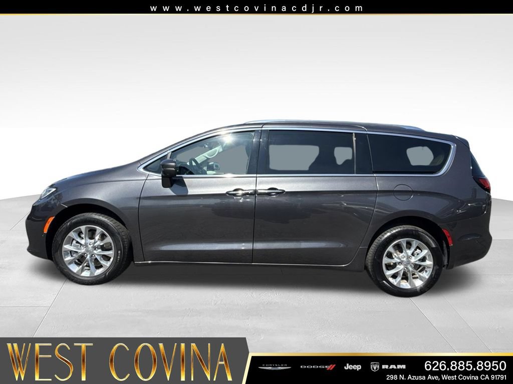 Used 2021 Chrysler Pacifica Touring-L w/ Premium & Safety Sphere Group AWD/4WD image 6