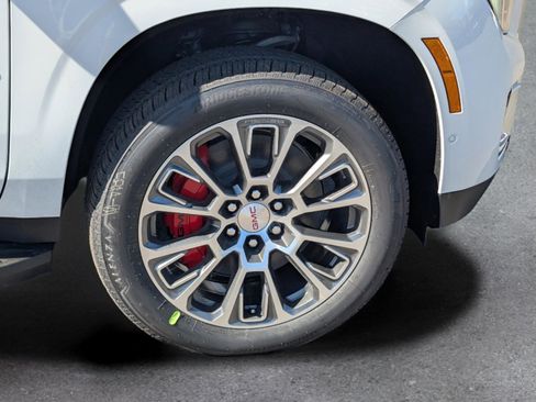 New 2026 GMC Yukon Denali w/ Advanced Technology Package image 6