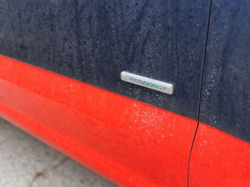 Used 2016 Ford F150 Platinum w/ Equipment Group 701A Luxury image 12