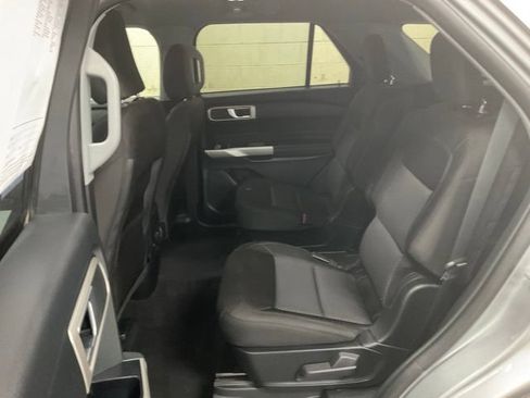 Used 2023 Ford Explorer XLT AWD/4WD image 13