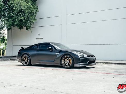 Used 2010 Nissan GT-R Premium AWD/4WD image 56