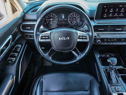 Certified 2022 Kia Telluride LX image 17