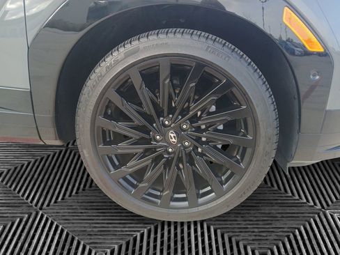 Used 2024 Hyundai Santa Fe Calligraphy image 9