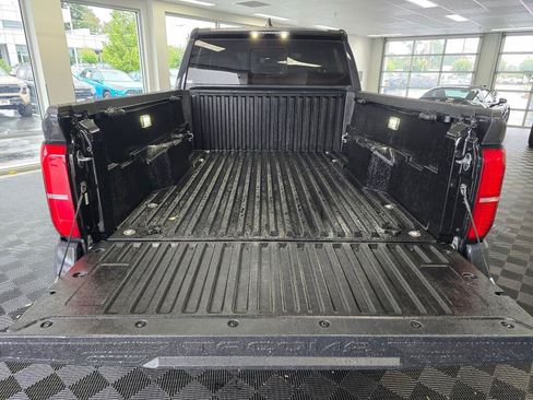 Used 2024 Toyota Tacoma SR5 AWD/4WD image 14