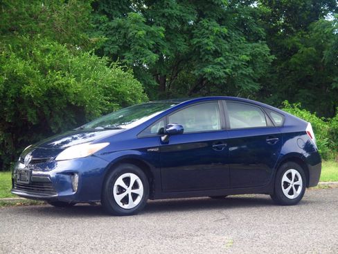 Used 2013 Toyota Prius Two FWD image 1