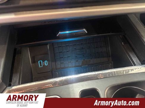 Used 2024 Ford Expedition Max XLT image 19