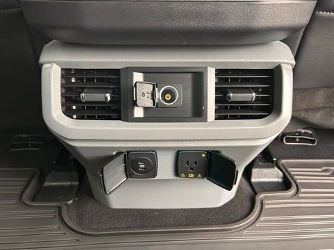 Used 2024 Ford F150 Lariat image 38