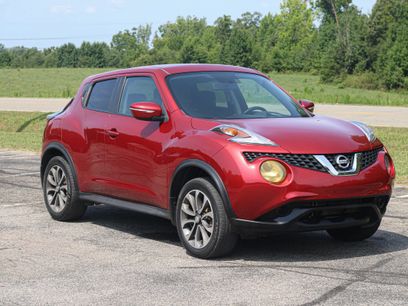 Used 2017 Nissan Juke SV w/ Interior Illumination Package