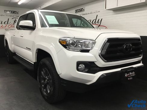 Used 2021 Toyota Tacoma SR5 image 3