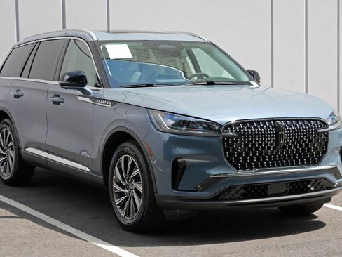Used 2026 Lincoln Aviator AWD image 56