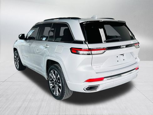 Used 2022 Jeep Grand Cherokee Overland AWD/4WD image 8