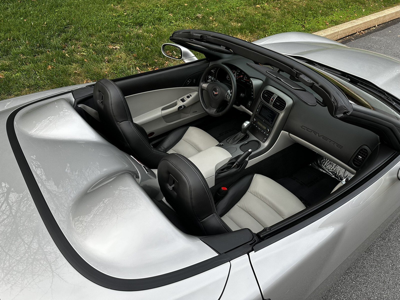 Used 2007 Chevrolet Corvette Convertible w/ Preferred Equipment Group RWD image 50