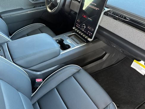 New 2026 GMC Sierra EV Elevation image 16