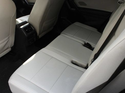 Used 2021 Volkswagen Tiguan SE R-Line AWD/4WD image 20