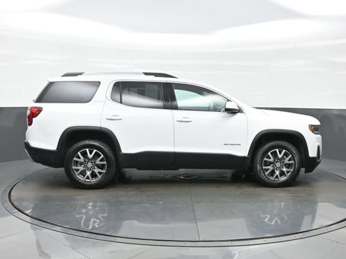 Used 2023 GMC Acadia SLE w/ Driver Convenience Package FWD image 10