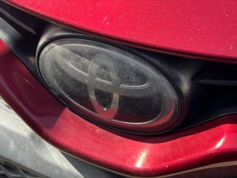 Certified 2018 Toyota Camry SE w/ Moonroof Package image 9