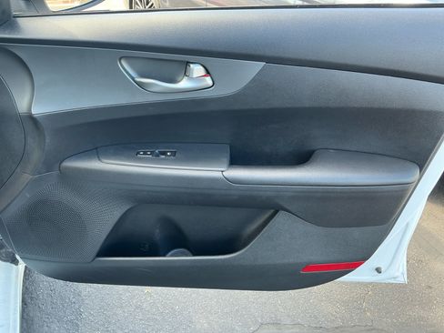 Used 2021 Kia Forte Sedan FWD image 16