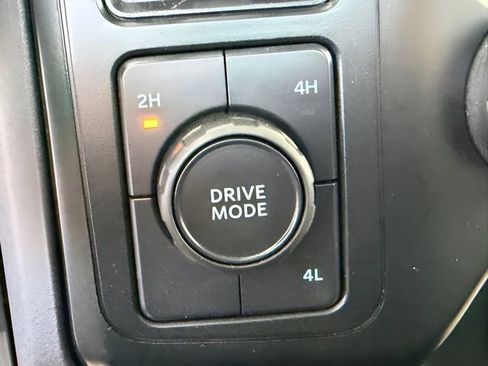 Used 2023 Ford F250 XLT AWD/4WD image 24