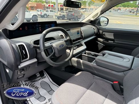 Used 2025 Ford Expedition Max Active AWD/4WD image 11