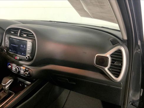 Certified 2025 Kia Soul LX image 16