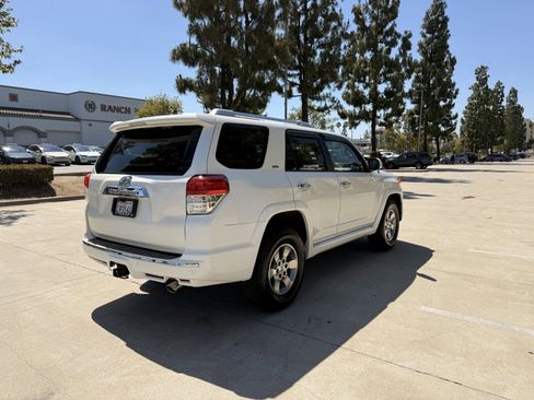 Used 2011 Toyota 4Runner SR5 w/ Premium Pkg w/Leather RWD image 5