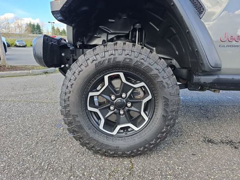 Used 2023 Jeep Gladiator Rubicon w/ Cold Weather Group image 35