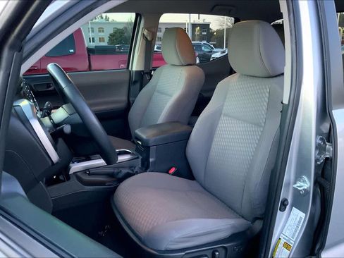 Used 2021 Toyota Tacoma SR5 image 7