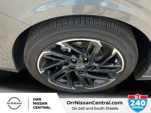 New 2026 Nissan Sentra SR w/ SR Premium Package FWD image 9