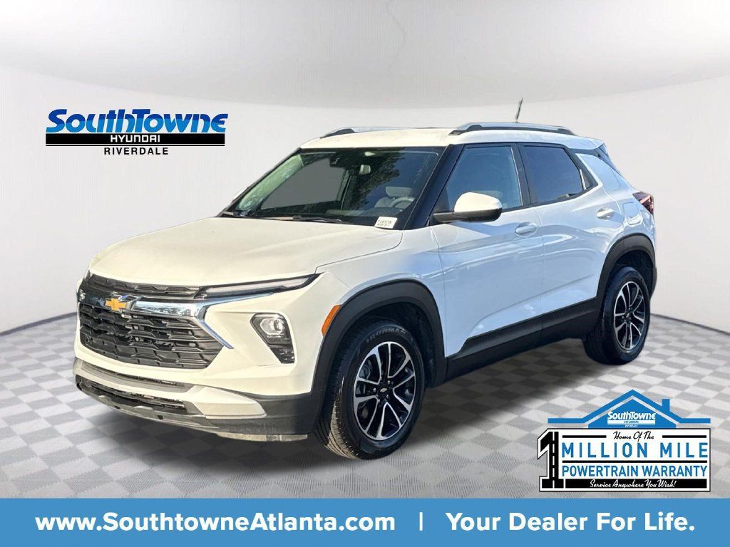 Used 2025 Chevrolet TrailBlazer LT FWD image 1