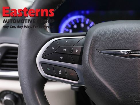 Used 2023 Chrysler Voyager LX image 15