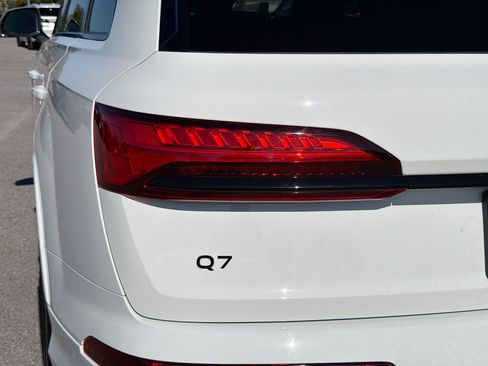 Used 2025 Audi Q7 3.0T Premium Plus AWD/4WD image 10