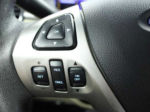 Used 2017 Ford Taurus SEL w/ Equipment Group 201A FWD image 19