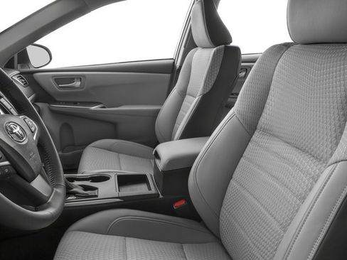 Used 2017 Toyota Camry XSE FWD image 9