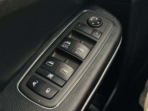 Used 2022 Chrysler 300 S RWD image 44