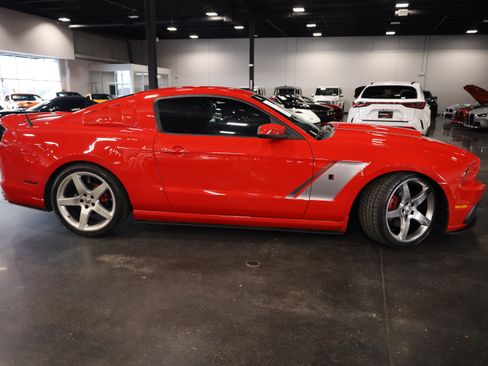 Used 2014 Ford Mustang GT Premium image 8