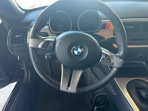 Used 2005 BMW Z4 2.5i RWD image 9