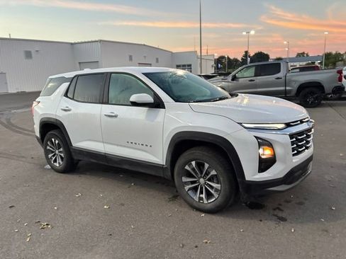 Used 2026 Chevrolet Equinox LT AWD/4WD image 6