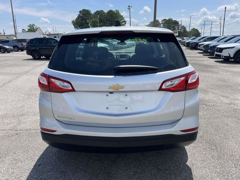 Used 2020 Chevrolet Equinox LS FWD image 4