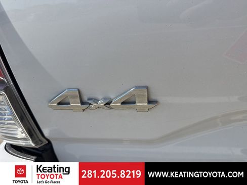 Used 2021 Toyota Tacoma Limited AWD/4WD image 11