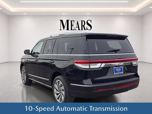 Used 2024 Lincoln Navigator Reserve AWD/4WD image 4