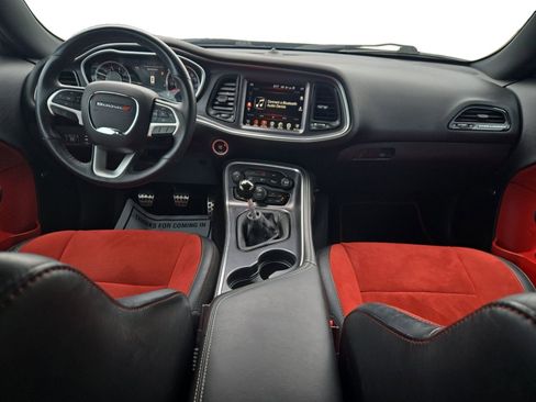 Used 2016 Dodge Challenger R/T Scat Pack w/ Leather Interior Group RWD image 15