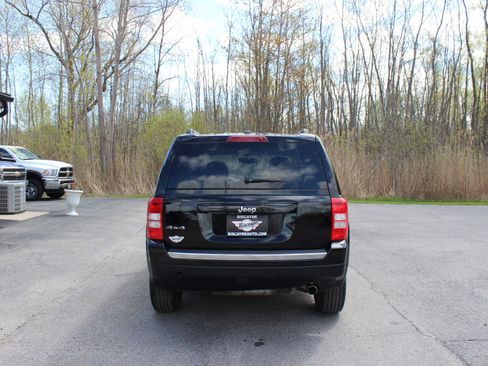 Used 2017 Jeep Patriot High Altitude AWD/4WD image 6