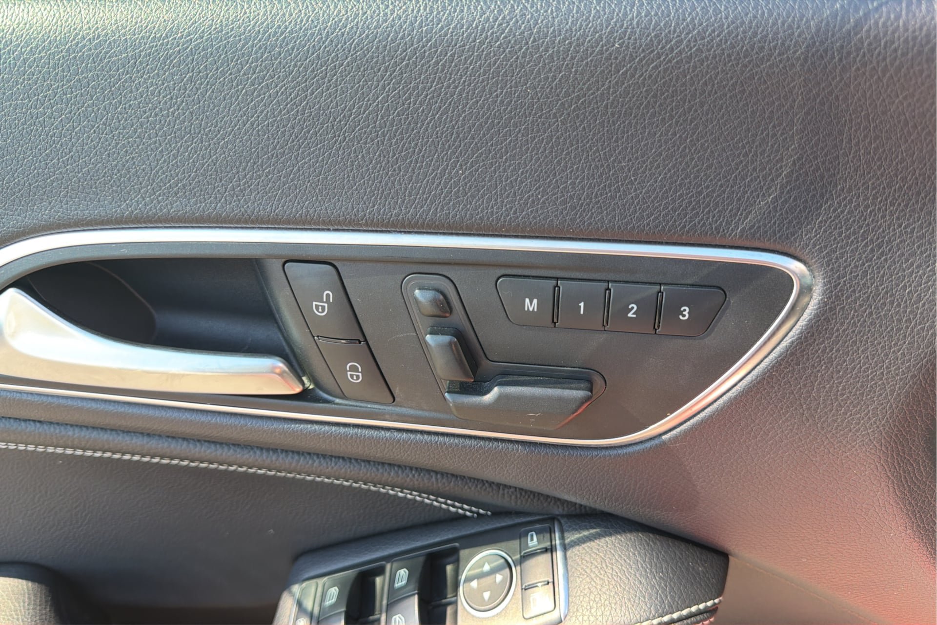 Used 2014 Mercedes-Benz CLA 250 image 20