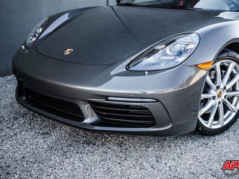 Used 2021 Porsche 718 Boxster image 23