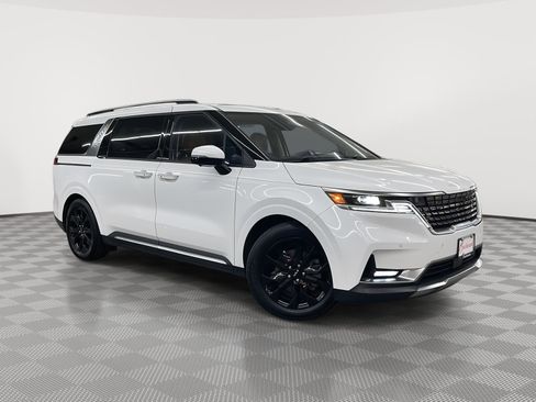 Used 2024 Kia Carnival SX Prestige image 12