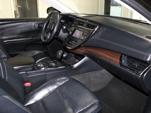 Used 2013 Toyota Avalon XLE FWD image 26