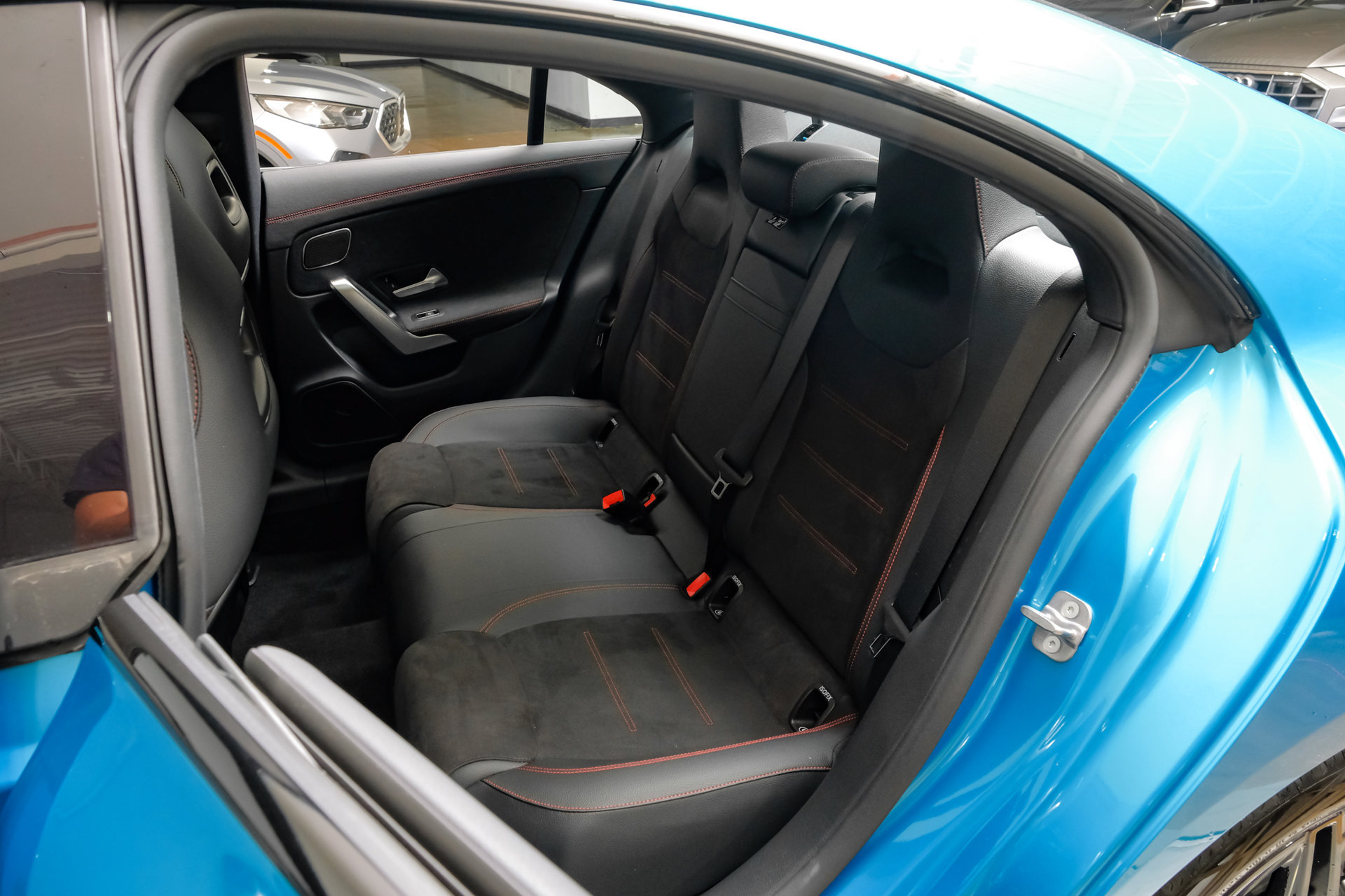 Used 2025 Mercedes-Benz CLA 250 w/ AMG Night Package image 39